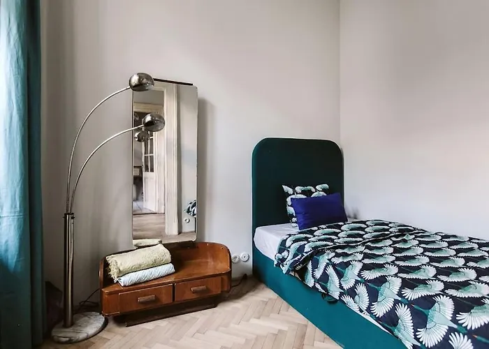 Lujza Vintage 3 Bedroom, 1 Livingroom, 2 Bathroom Free Ac 75sq Dt Wifi *